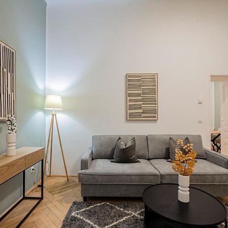 Charming Apt Perfect For 4-6 Tram, Self-Checkin Виена Екстериор снимка