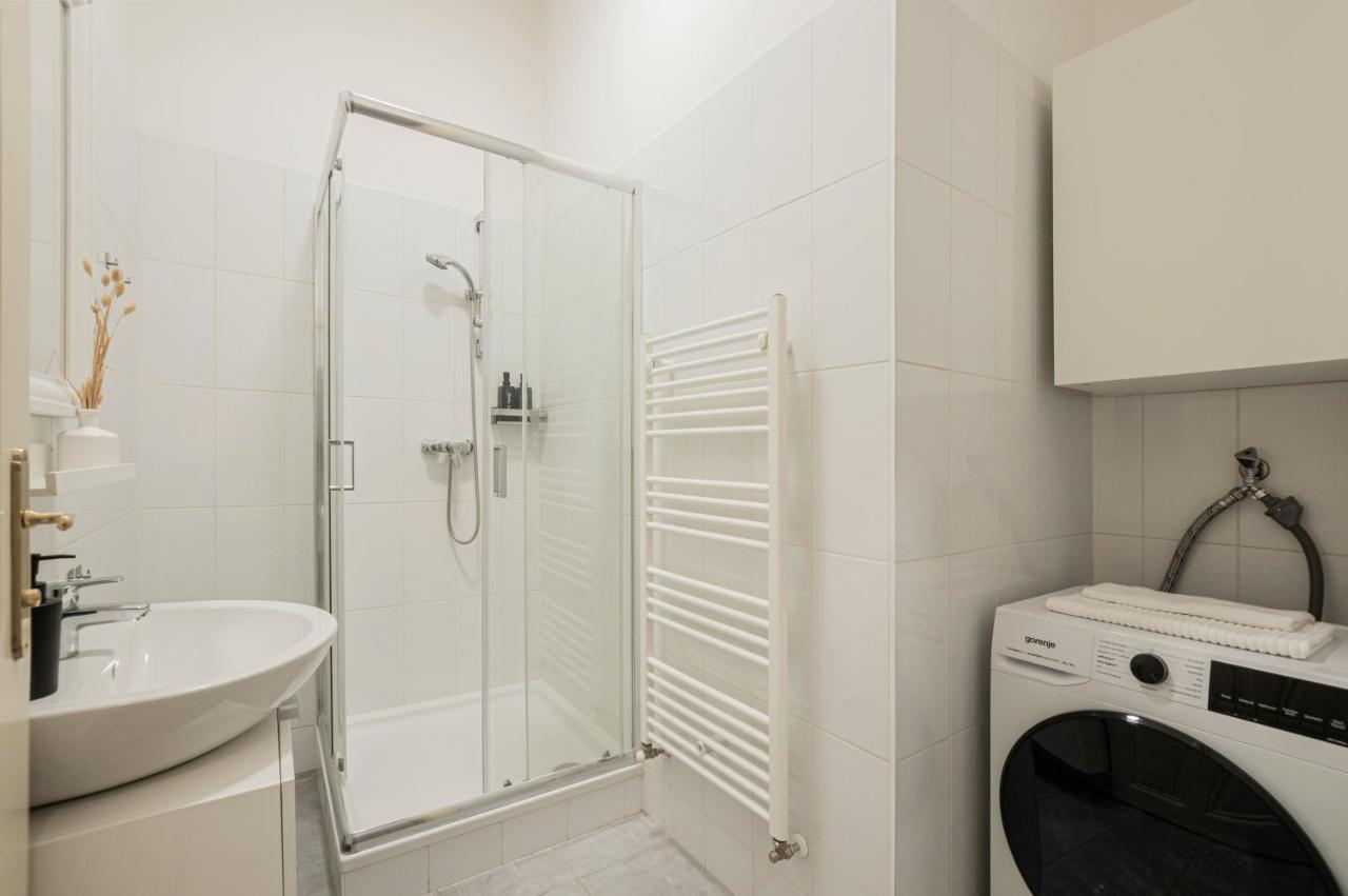Charming Apt Perfect For 4-6 Tram, Self-Checkin Виена Екстериор снимка