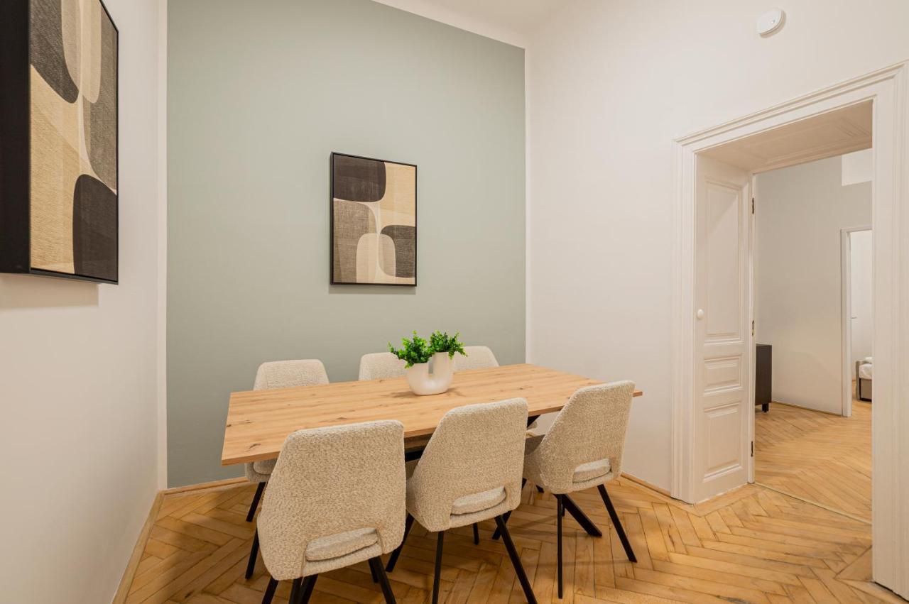 Charming Apt Perfect For 4-6 Tram, Self-Checkin Виена Екстериор снимка