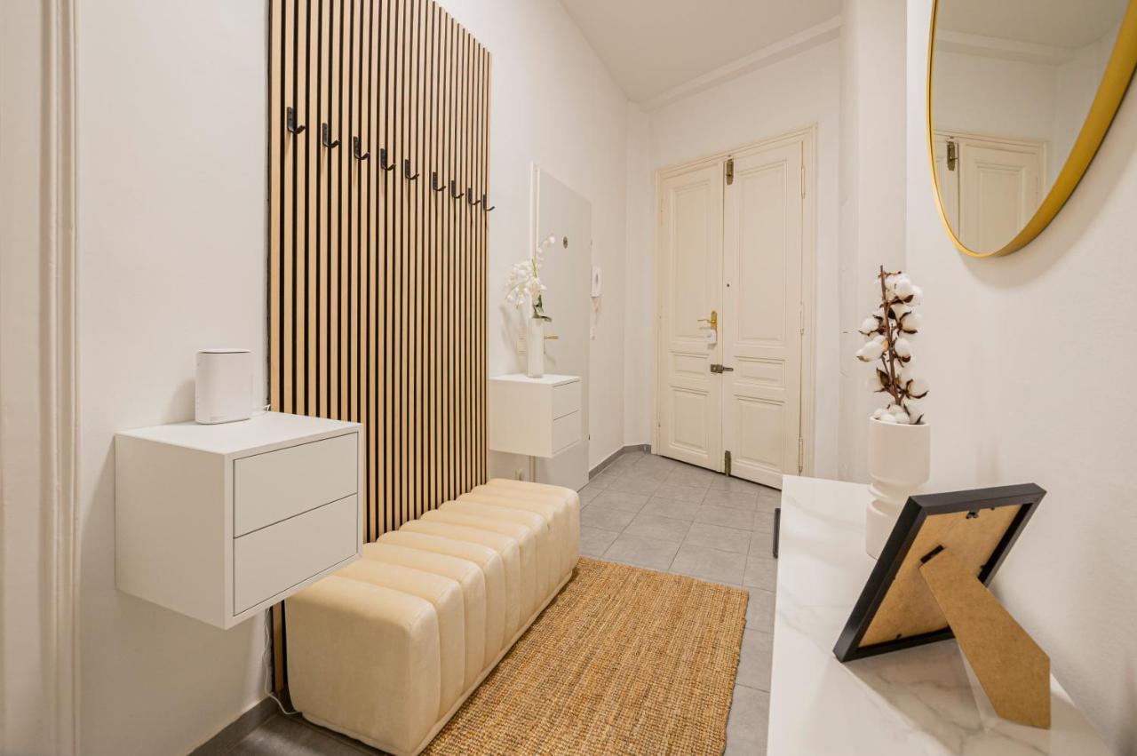 Charming Apt Perfect For 4-6 Tram, Self-Checkin Виена Екстериор снимка