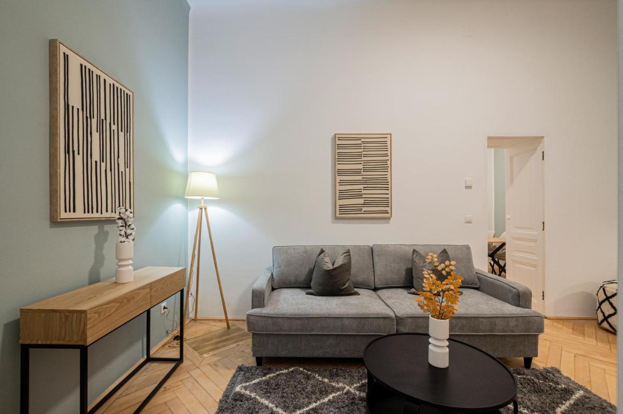 Charming Apt Perfect For 4-6 Tram, Self-Checkin Виена Екстериор снимка