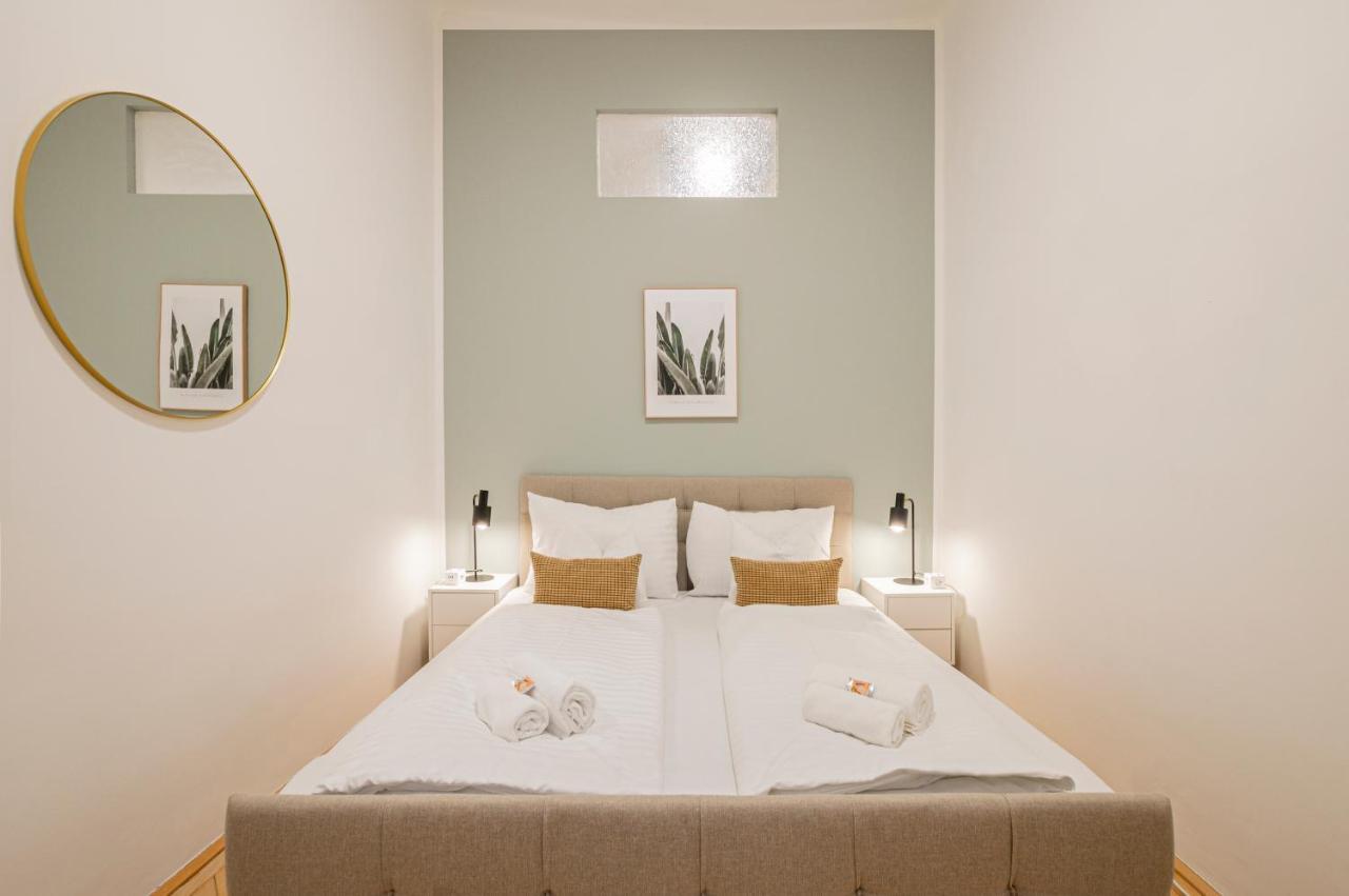 Charming Apt Perfect For 4-6 Tram, Self-Checkin Виена Екстериор снимка