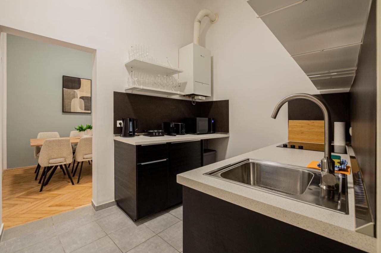 Charming Apt Perfect For 4-6 Tram, Self-Checkin Виена Екстериор снимка