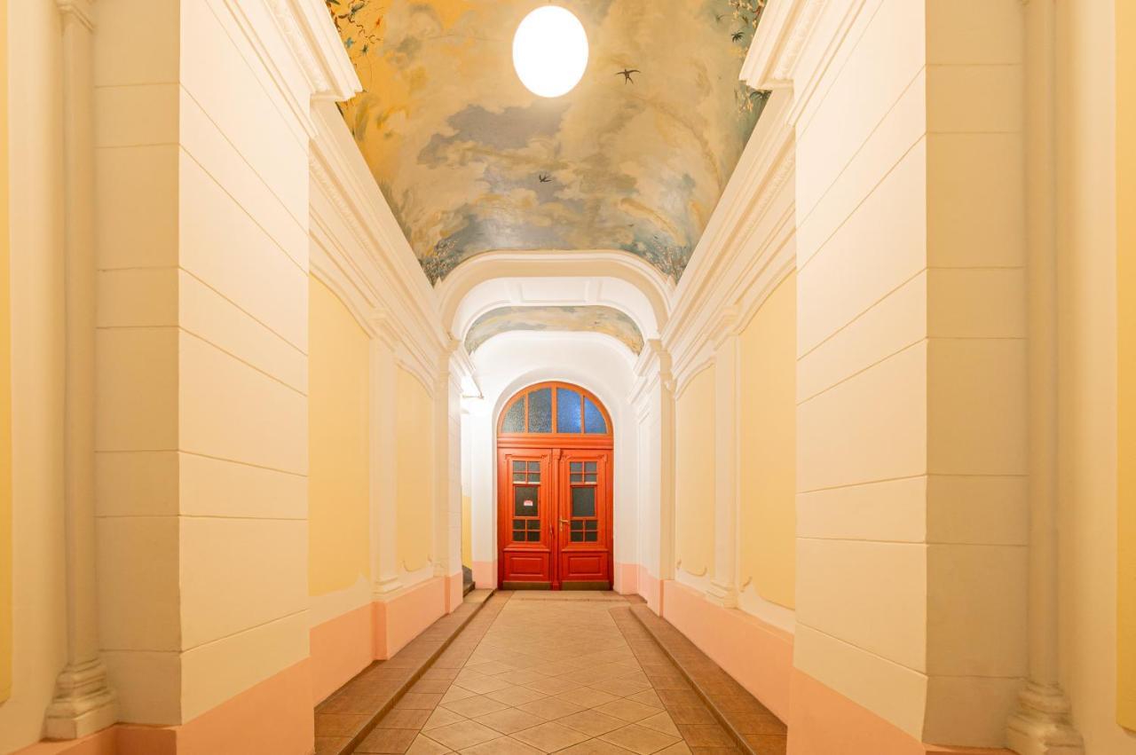 Charming Apt Perfect For 4-6 Tram, Self-Checkin Виена Екстериор снимка